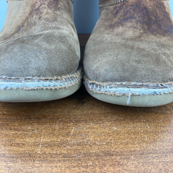 UGG Australia Classic Tall Chestnut Shearling Suede Boots 5229Y Girls Size 5. - Picture 4 of 12